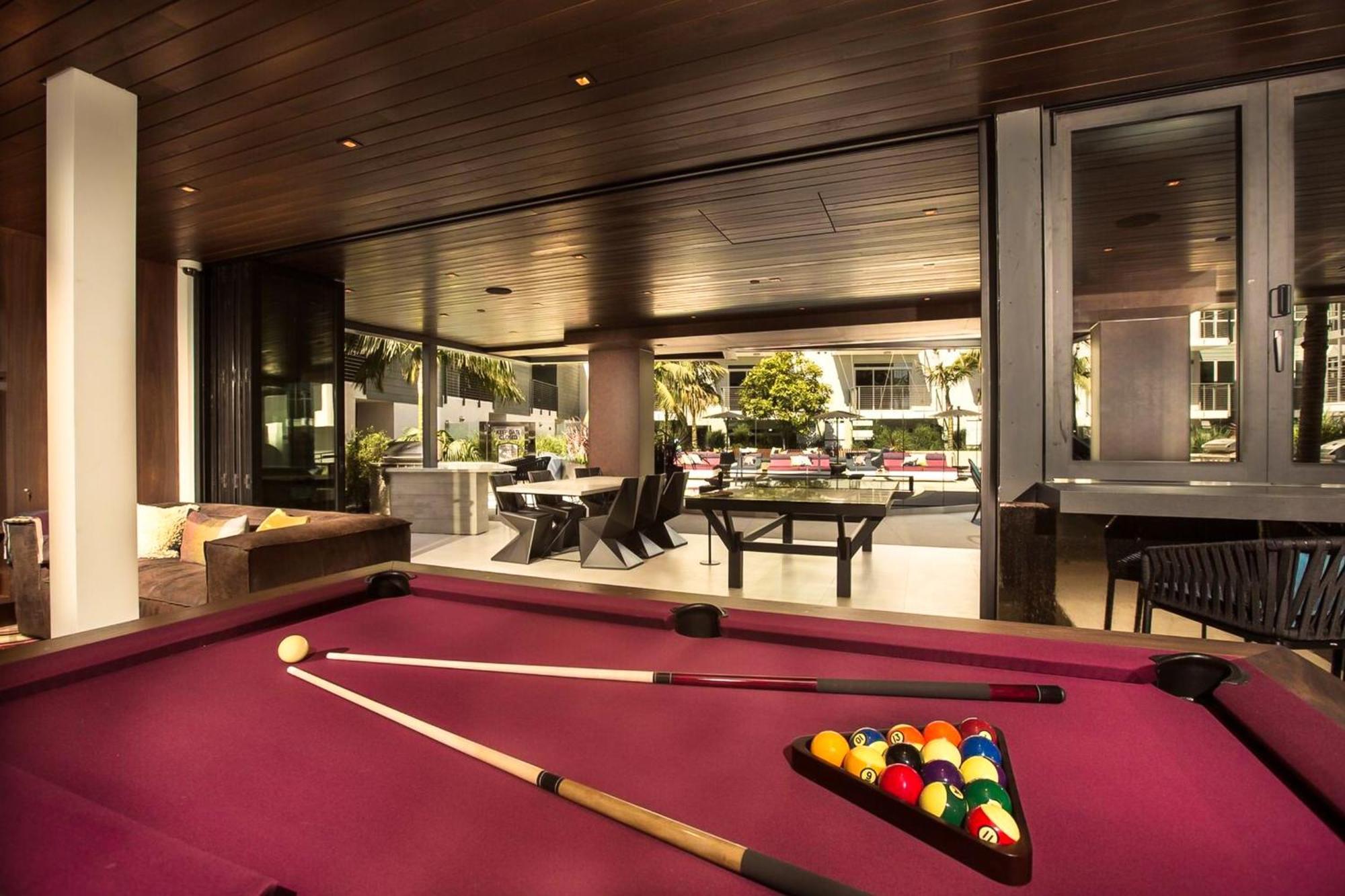 Beverly Grove Chic City Oasis 2 Bedroom Apt With Den 138 Λος Άντζελες Εξωτερικό φωτογραφία